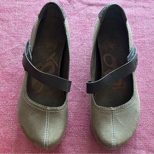 OTBT leather shoes size 7.5